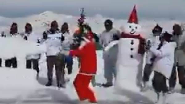 Merry Christmas 2019: कश्मीर में जवानों ने गाना गाते हुए मनाया क्रिसमस, देखें Video