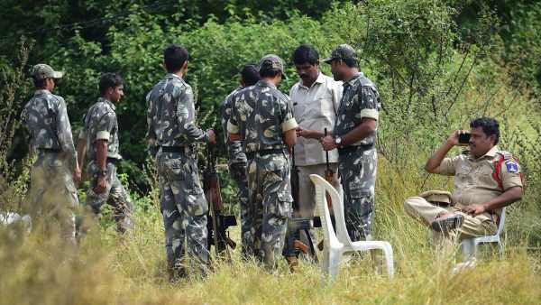 हैदराबाद एनकाउंटर मामले में बड़ा अपडेट, तेलंगाना पुलिस ने मानवाधिकार आयोग की टीम को सौंपी रिपोर्ट