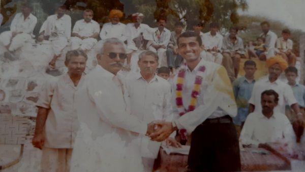 IAS Joga ram : बिना कोचिंग अफसर बने जोगाराम दो दिन पुराने अखबारों व रेडियो सुनकर करते थे तैयारी