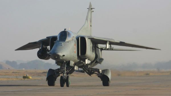 MiG-21 fighter jet crashed: राजस्थान में वायुसेना का मिग-21 विमान क्रैश, पायलट सुरक्षित