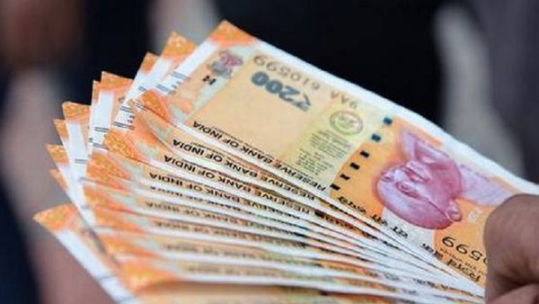 अच्छी खबर: मोदी सरकार का बड़ा तोहफा, इनके बैंक खातों में भेजे गए 2000 रुपए