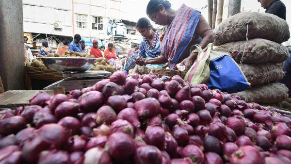 और कितना रुलाएगा प्याज, तुर्की से 11,000 मिट्रिक टन आयात होगा
