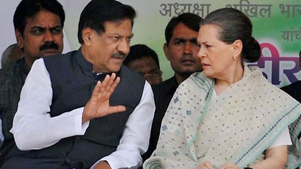 उद्धव ठाकरे के मंत्रिमंडल में जगह न मिलने से नाराज हुए कांग्रेस के कई नेता, सोनिया गांधी से करेंगे मुलाकात