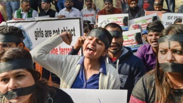 रेप करने वाले नाबालिगों को भी नहीं छोड़ते ये देश, तुरंत देते हैं मौत की सजा