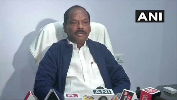Jharkhand Results: जमशेदपुर पूर्वी सीट से रघुवर दास पीछे, बोले- BJP नेतृत्व में ही सरकार बनेगी