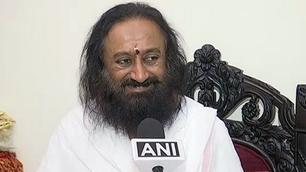 CAB: श्रीश्री रविशंकर ने एक लाख तमिल शरणार्थियों को नागरिकता देने की अपील की