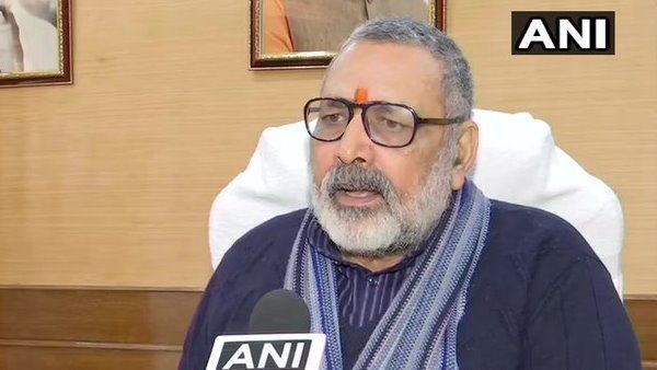 गिरिराज सिंह ने ओवैसी को बताया 'नया जिन्ना', कहा-उनके पूर्वज भी सनातनी थे
