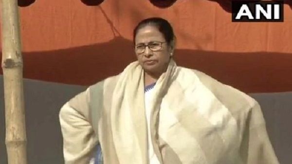 जेएनयू में हिंसा पर भड़कीं ममता बनर्जी, बोलीं- ये एक फासीवादी सर्जिकल स्ट्राइक