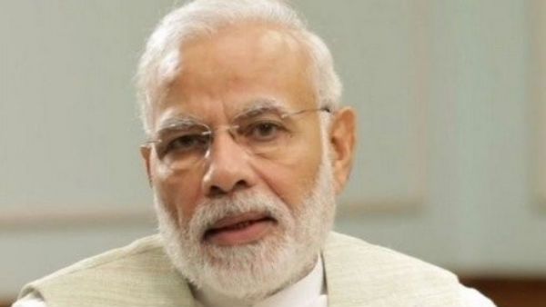 नए साल पर मंदिरों में श्रद्धालुओं की उमड़ी भीड़, PM मोदी ने दी बधाई