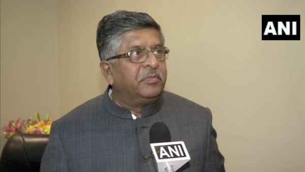 रविशकंर का लेफ्ट पर निशाना, कहा-मोदी सरकार गिराने की कोशिश नहीं होगी कामयाब