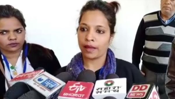 मोदी सरकार के लिए डेटा जुटा रहे लोगों को क्यों पीट रहे हैं लोग