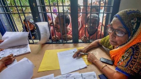 असम एनआरसी: ऑफलाइन हुआ डाटा वेबसाइट पर ऑनलाइन हुआ