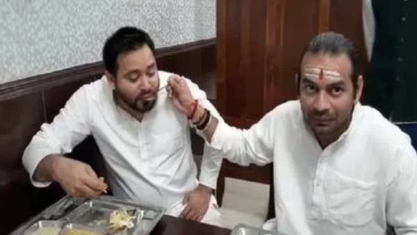 विधनासभा कैंटीन में जब तेजप्रताप और तेजस्वी पहुंचे मसाला डोसा खाने तो भाई के प्रति प्यार देखकर हर कोई रह गया मंत्र मुग्ध