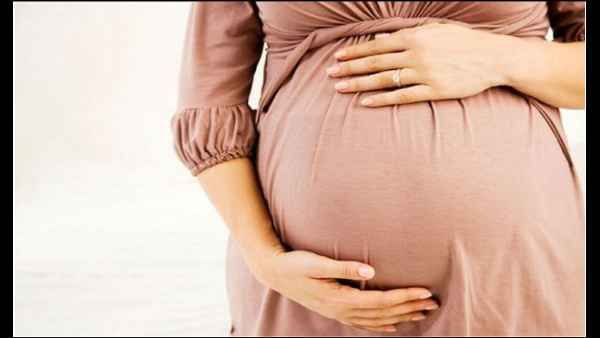 जानें विदेशियों को 'किराए की कोख' न मिलने से सरोगेसी के धंधे पर कितने का पड़ेगा असर