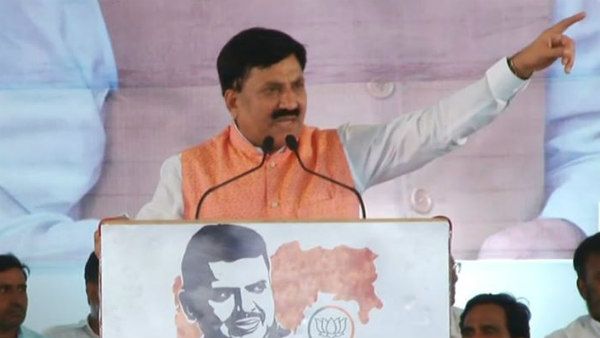 बीजेपी के पूर्व मंत्री ने महिला तहसीलदार को कहा 'हीरोइन', जानिए फिर क्या हुआ ?