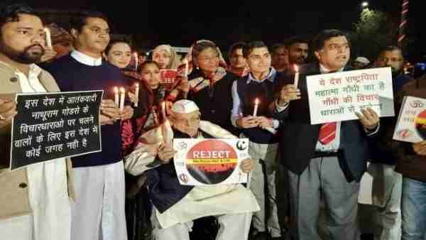 CAA Protest: पूर्व राज्यपाल अजीज कुरैशी समेत 8 पर FIR दर्ज