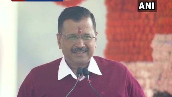 अरविंद केजरीवाल ने ली मुख्यमंत्री पद की शपथ, कहा- सबके सहयोग से काम करेंगे