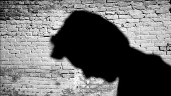 पत्नी छोड़कर गई तो नपुंसक कहने लगा पिता, गुस्साए बेटे ने आधी रात में यूं निकाला गुस्सा