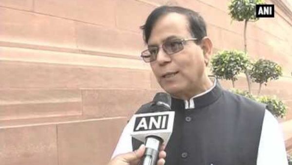 माकपा नेता मोहम्मद सलीम ने कहा- पुलवामा हमले की याद में शहीद स्मारक बनाने की जरूरत नहीं