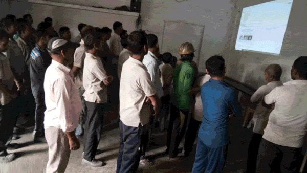 गुजरात में कंपनी की कर्मचारियों को हिदायत- गुटखा-बीड़ी की लत नहीं छोड़ सकते तो नौकरी छोड़ दें