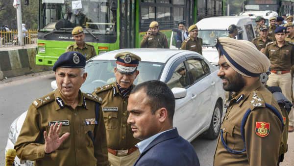 Delhi Violence: कौन हैं नए कमिश्‍नर एसएन श्रीवास्‍तव, जानिए कैसे किया था कश्‍मीर घाटी में आतंकियों का सफाया