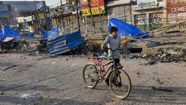 Delhi Violence: हिंसा की जांच के लिए गठित हुई एसआईटी टीम, सौंपी गई FIR की कॉपी