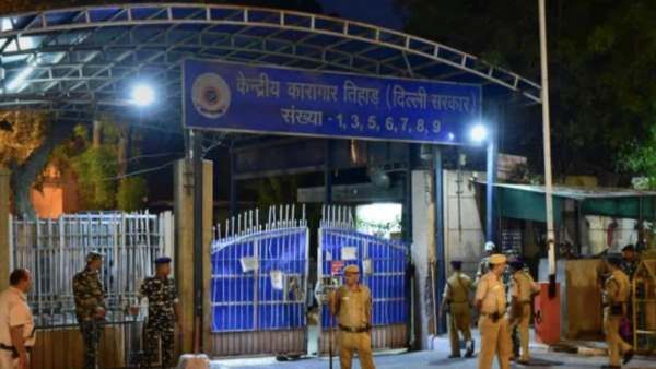 निर्भया के दोषियों ने सेल पर तैनात पुलिसकर्मी से बार-बार पूछी ये एक बात