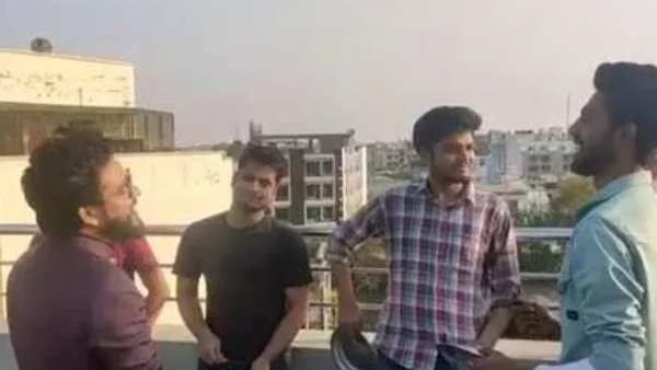 AMU में थाली बजाकर छात्रों ने सीएए और एनआरसी के खिलाफ की नारेबाजी