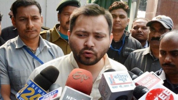 क्या राहुल गांधी को शीशे में उतार चुके हैं तेजस्वी? मांझी और कुशवाहा को भी दिखायी हैसियत !