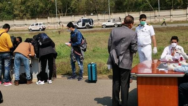 Coronavirus: इटली से दिल्ली पहुंचा एयर इंडिया का विमान, भारत में अब तक 60 मामलों की हुई पुष्टि