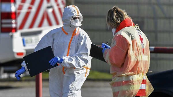 Coronavirus की वजह से 50 डॉक्‍टरों की मौत, बिना सुरक्षा इंतजाम कर रहे हैं ड्यूटी