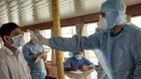 Coronavirus: इमरजेंसी सर्विस पर आर्मी खर्च कर रही लाखों रुपए, लोगों ने की लग्‍जरी फैसिलिटी की मांग