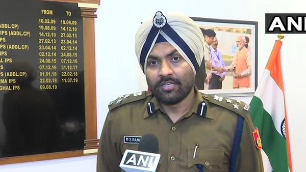 पुलिस ने कहा अफवाहों पर ना दें ध्यान, फिर से खोले गए मेट्रो स्टेशन