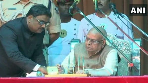 मध्‍य प्रदेश राजनीतिक संकट: देर रात राज्‍यपाल ने भेजा स्‍पीकर को खत, लिखा- आपकी चिंता समझता हूं