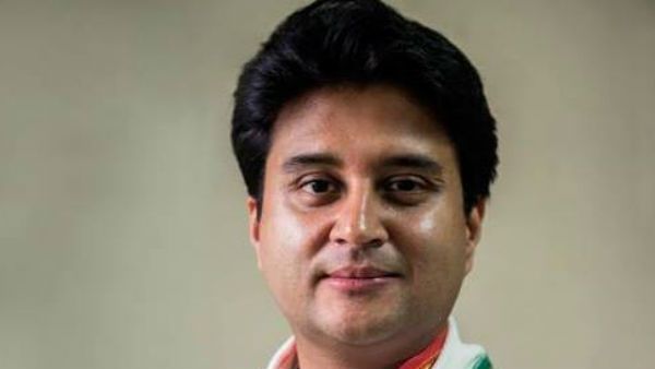 कोई कांग्रेसी मिलने ना आए इसलिए क्या स्वाइन फ्लू का बहाना बनाया सिंधिया ने?