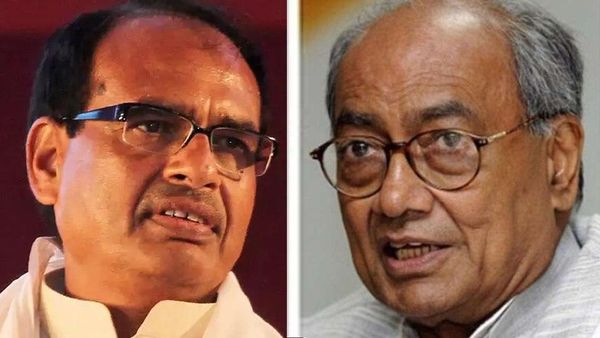 बागियों पर जंग: कर्नाटक HC पहुंचे दिग्विजय,भाजपा ने खटखटाया CEC का दरवाजा