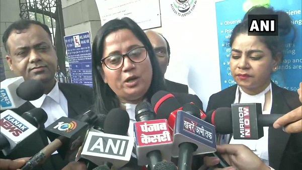 दोषियों के सारे हथकंडे फेल, निर्भया की वकील ने कोर्ट रूम से बाहर आकर बताई बड़ी बात