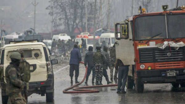 Pulwama Attack: आतंकियों ने खरीदा था IED बनाने का सामान Online , Amazon से आतंकी के घर तक पहुंचा था केमिकल