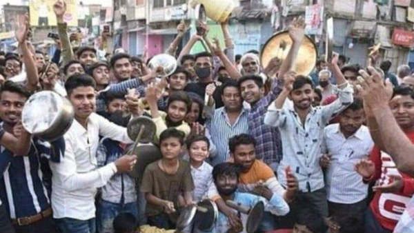 Coronavirus: जनता कर्फ्यू के बाद लोगों ने किस तरह दिखाई 'जानलेवा लापरवाही', देखिए ये 5 VIDEO