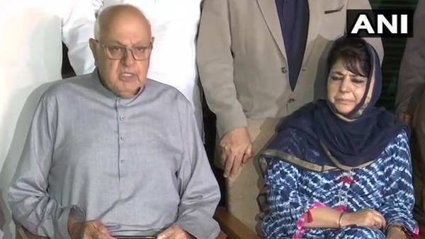 विपक्षी दलों ने जारी किया साझा बयान- महबूबा, उमर, फारूक अब्दुल्ला को तुरंत रिहा करने की मांग