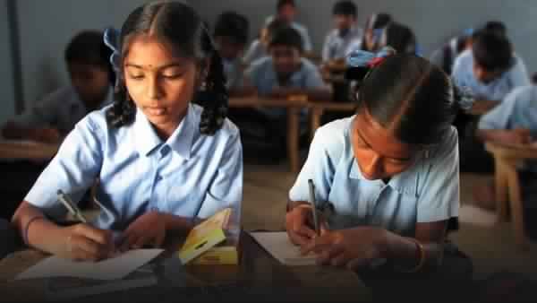 सावर्जनिक और निजी शिक्षा के भवंर में “शिक्षा अधिकार कानून” के दस साल