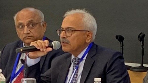 गृह मंत्रालय ने राज्यों को भेजा पत्र, कहा-जरूरी सामानों की न हो किल्लत, कालाबाजारी पर लें सख्त एक्शन