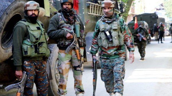 Lockdown: जम्मू-कश्मीर में 11 मई तक सिर्फ 2जी सर्विस की इजाजत, हाई स्पीड इंटरनेट पर प्रतिबंध बरकरार