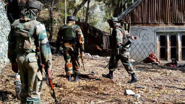 जम्मू-कश्मीर: हंदवाड़ा में आतंकी मुठभेड़, कर्नल और मेजर समेत 5 जवान शहीद, 2 आंतकियों को मार गिराया