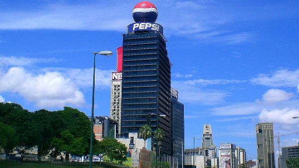 पेप्सी, कोका कोला समेत कई दिग्गज कंपनियों ने बंद किया रूस में बिजनेस, जानिए क्या है वजह