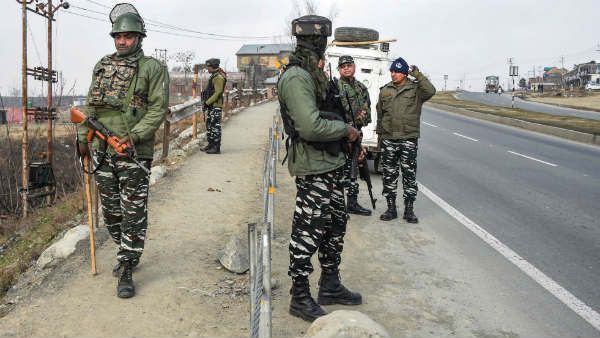 जम्‍मू कश्‍मीर: पुलवामा एनकाउंटर में दो आतंकी ढेर, लॉकडाउन में भी चल रही है मुठभेड़