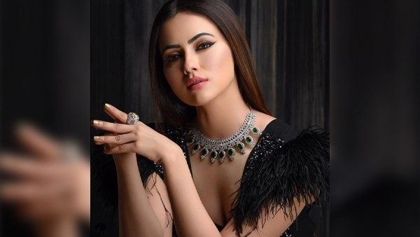 कोरोना वायरस से परेशान हुई बिग बॉस वाली सना खान, देखिए गुस्‍से में क्या कर डाला