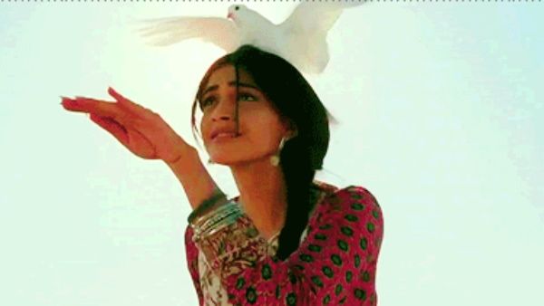 DMRC ने शेयर किया 'मसकली' गाने का ओल्ड वर्जन, तो सोनम कपूर ने दिया ये रिएक्शन