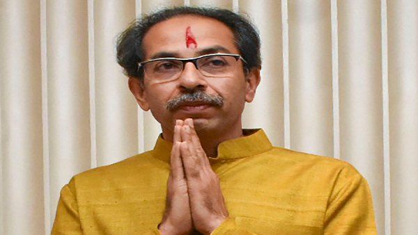 जानिए, शिवसेना क्यों बेचैन है और दिल्ली की ओर देखने को क्यों मजबूर हैं उद्धव?