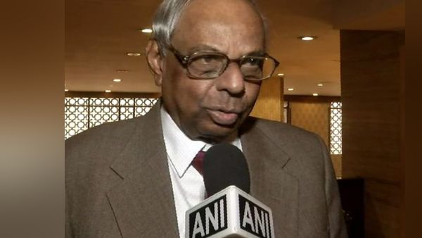 सरकारी नीतियों पर पूर्व RBI गवर्नर सी रंगराजन बोले- प्रवासी मजदूरों के लिए बन सकती थी बेहतर योजना